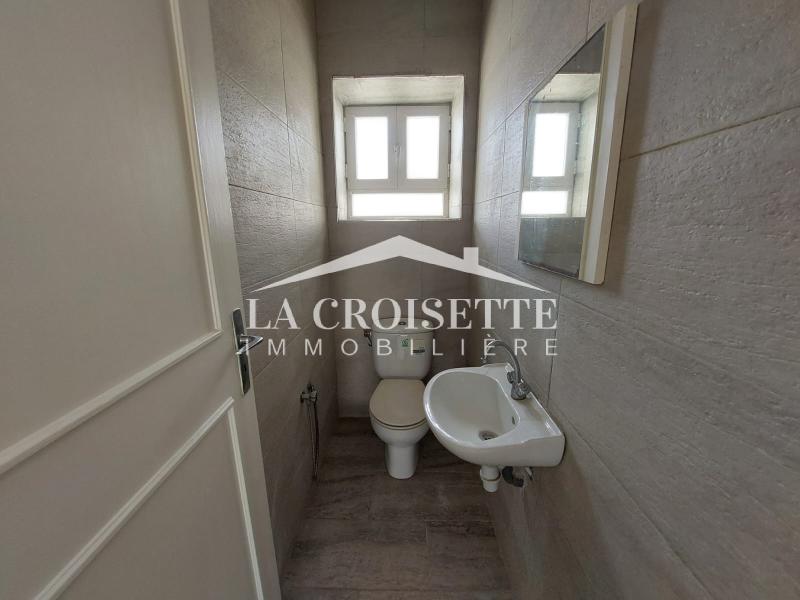 Etage de villa S+3 à La Marsa